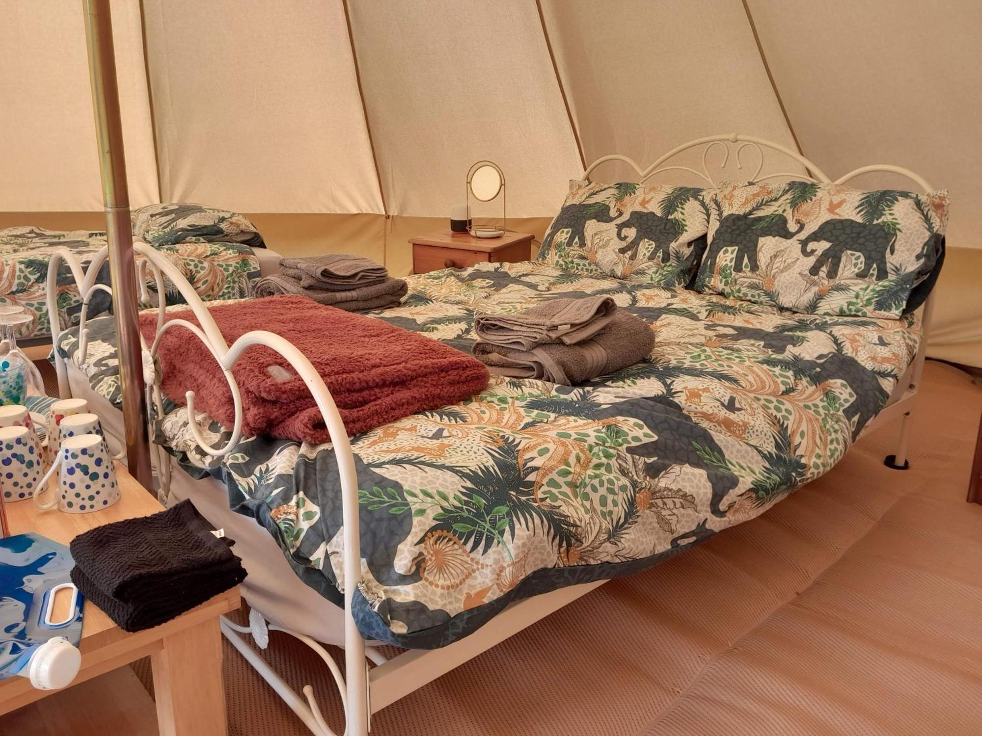 Cornish Skies Glamping Pool Екстер'єр фото